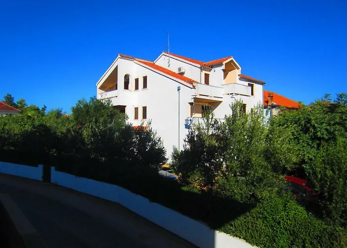 Apartments Fjaka